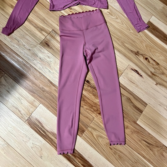 IVL Collective Scallop leggings, Size 4. - Picture 1 of 5